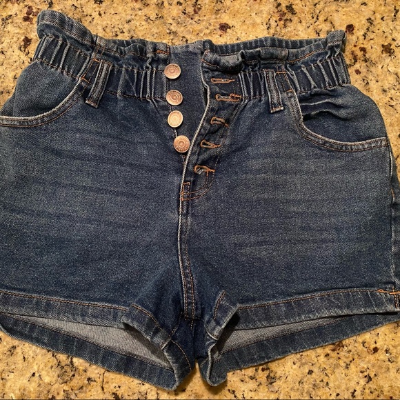 WILD FABLE Denim High Waisted Shorts- Size S, Blue - Picture 2 of 5